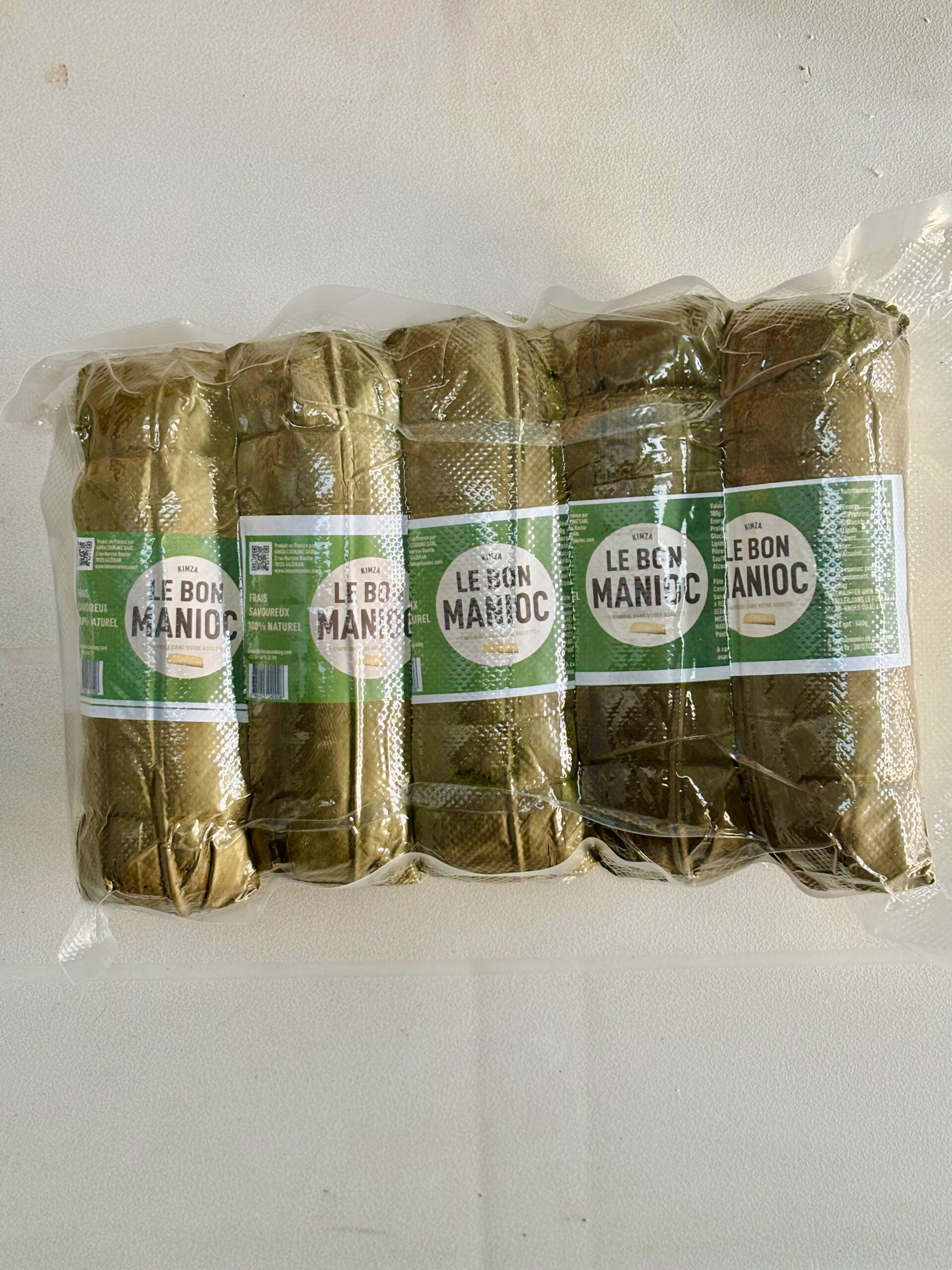 Les maniocs sont emballés sous vide avant expédition.