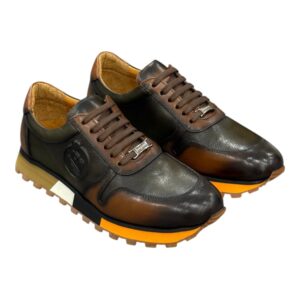 Sneaker en cuir patiné bicolore avec détails vifs